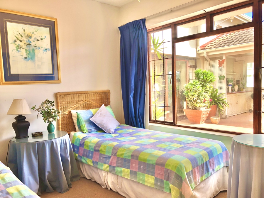 5 Bedroom Property for Sale in Kenton On Sea Eastern Cape